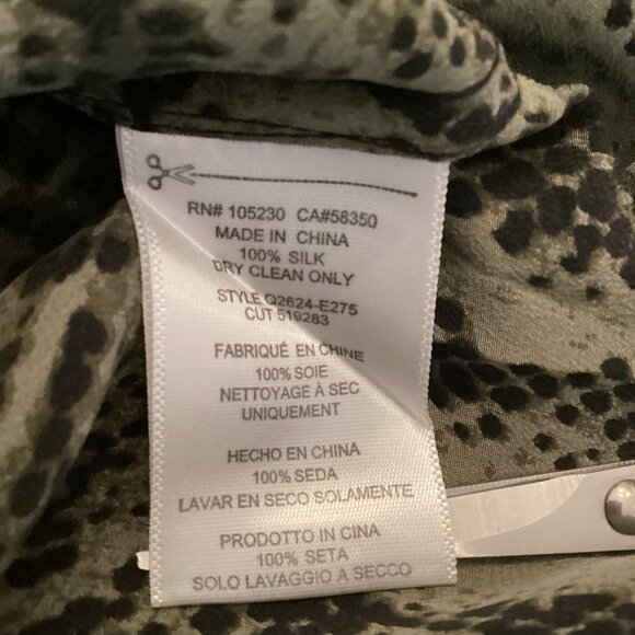 Equipment Femme Top Size XS Xsmall Snake Print Silk Blouse Button-Up Long Sleeve - Picture 8 of 8